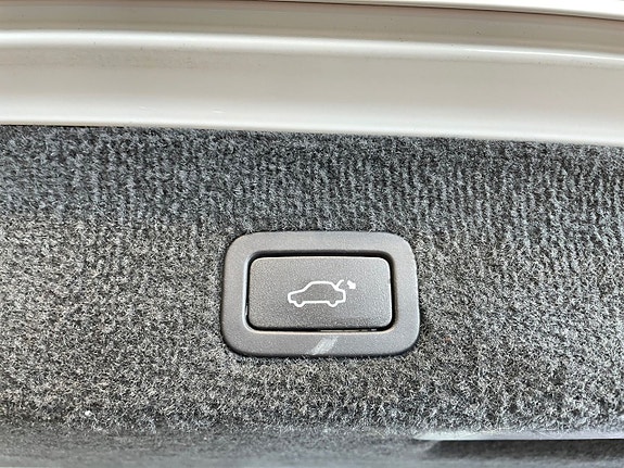 Volvo XC70 9 of 17