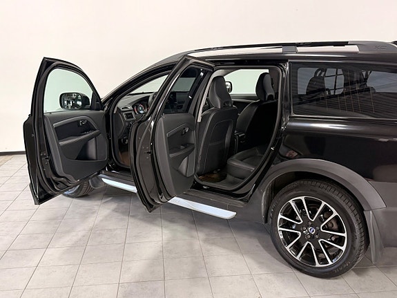 Volvo XC70 11 of 29
