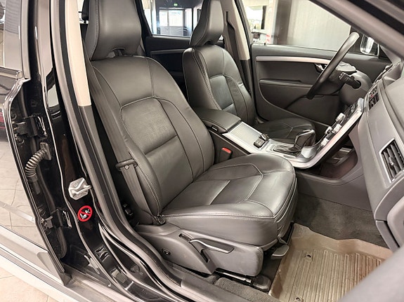 Volvo XC70 25 of 29