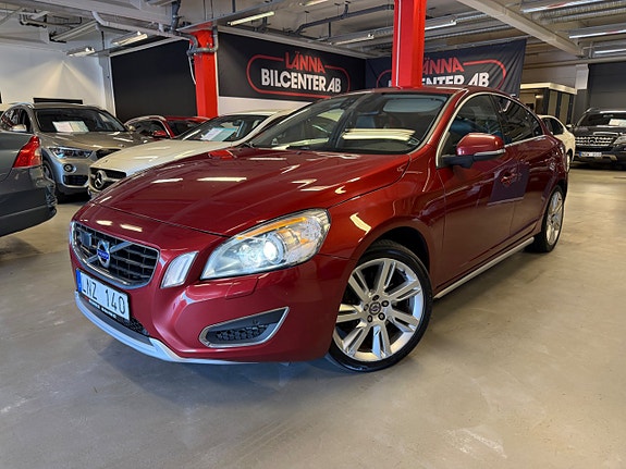 Volvo S60 2 of 25
