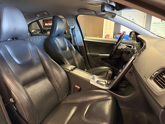 Volvo S60 24 of 25