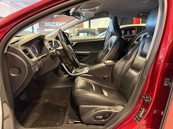 Volvo S60 11 of 25
