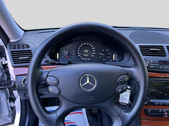 Mercedes-Benz E220 4 of 14