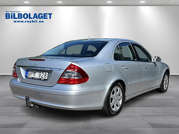 Mercedes-Benz E220 3 of 14