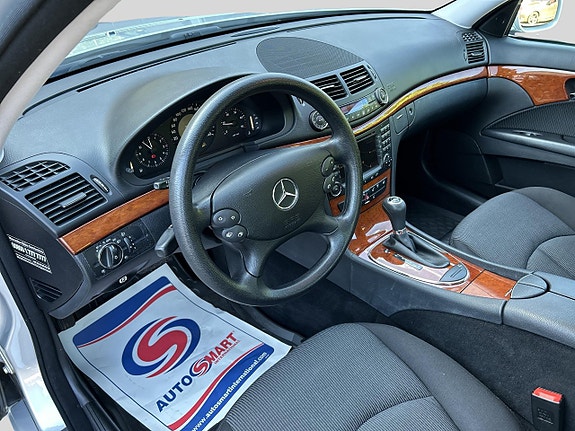 Mercedes-Benz E220 5 of 14