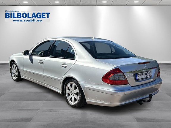 Mercedes-Benz E220 11 of 14