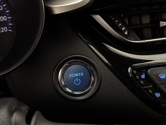 Toyota C-HR 24 of 30