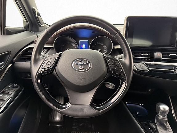 Toyota C-HR 10 of 30