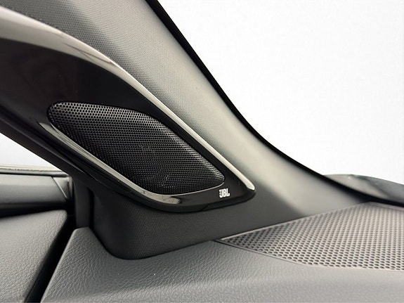 Toyota C-HR 12 of 30