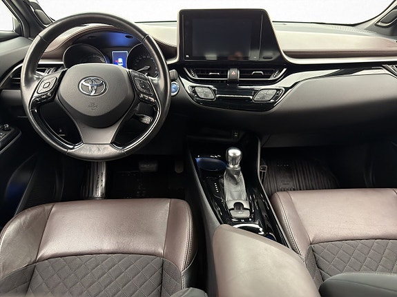 Toyota C-HR 16 of 30