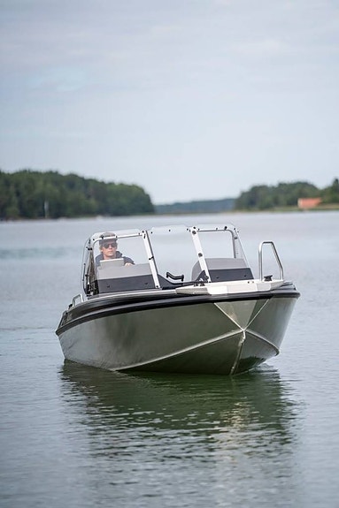 Nya Buster L2 2027 Förboka din båt nu! 3 of 6