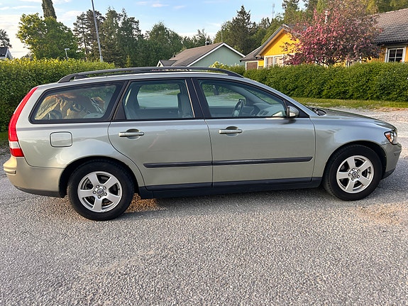 Volvo V50 3 of 6