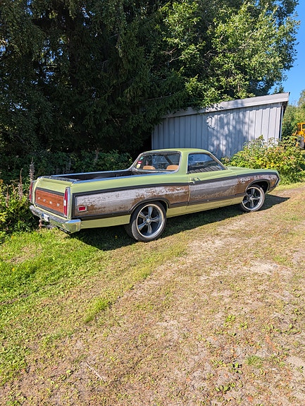 Ford Ranchero 4 of 8