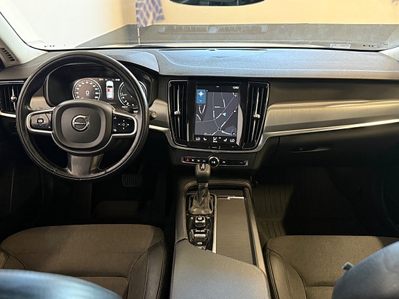 Volvo V90 10 of 23