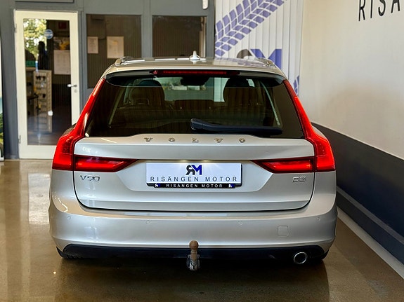 Volvo V90 4 of 23
