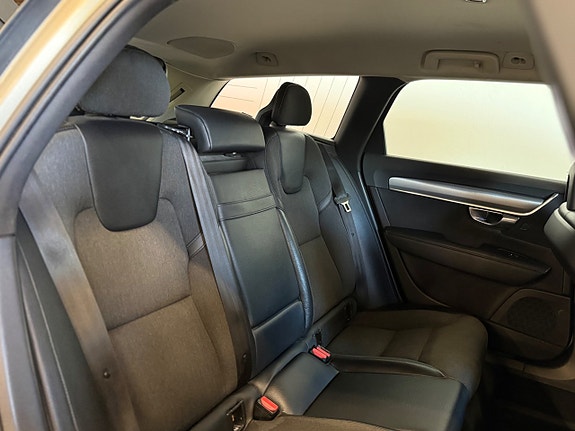 Volvo V90 15 of 23