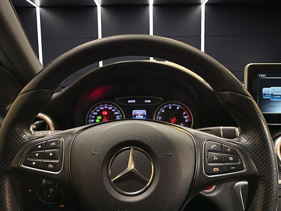Mercedes-Benz A180 25 of 30