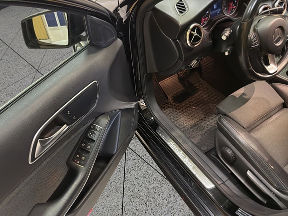 Mercedes-Benz A180 18 of 30
