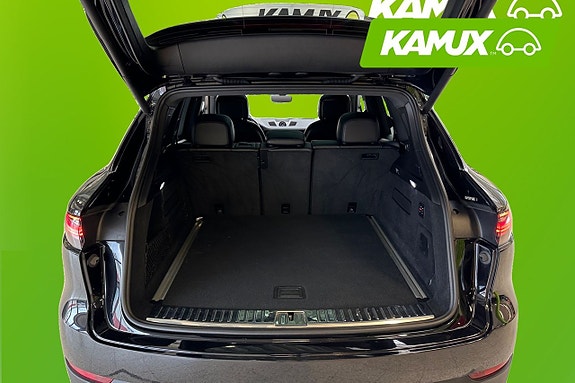 Porsche Cayenne 17 of 26