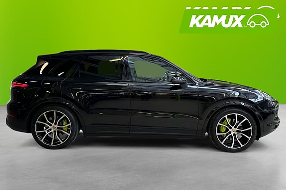 Porsche Cayenne 2 of 26