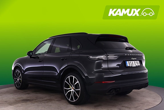 Porsche Cayenne 5 of 26