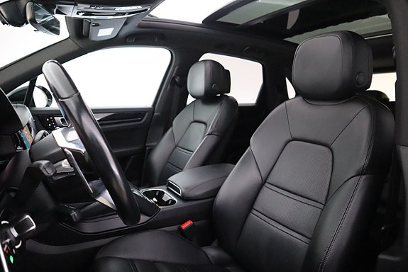 Porsche Cayenne 11 of 26