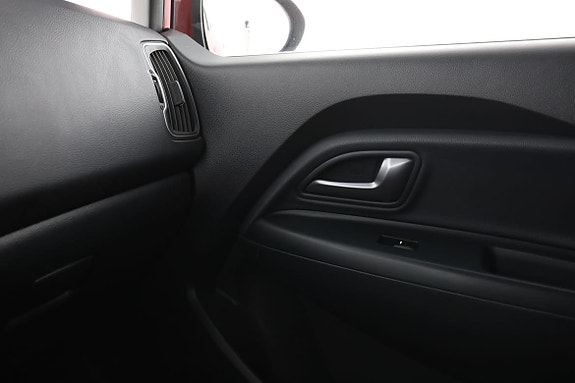 Kia Rio 30 of 30