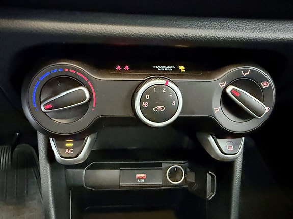 Kia Picanto 16 of 19