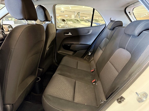 Kia Picanto 12 of 19