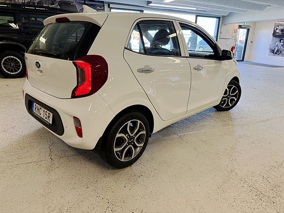 Kia Picanto 3 of 19