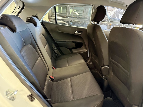 Kia Picanto 11 of 19