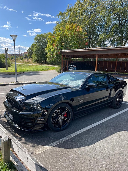 Ford Mustang 5 of 10