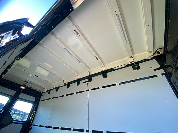 Volkswagen Crafter 15 of 30