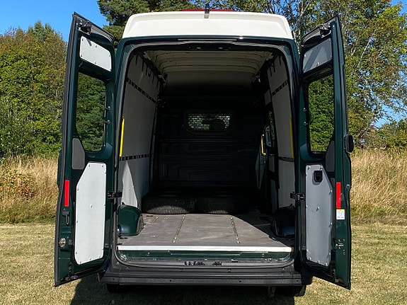 Volkswagen Crafter 8 of 30