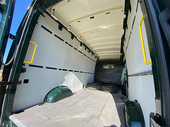 Volkswagen Crafter 10 of 30