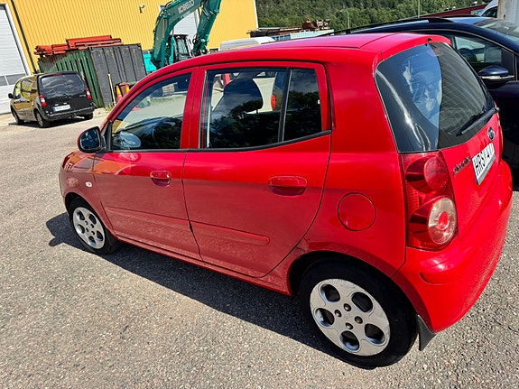 Kia Picanto 4 of 5