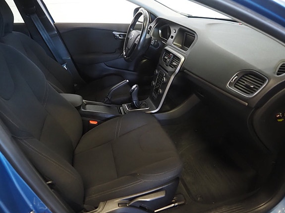 Volvo V40 10 of 22