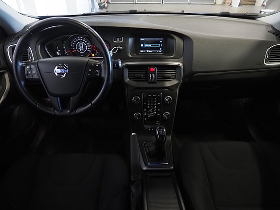 Volvo V40 16 of 22