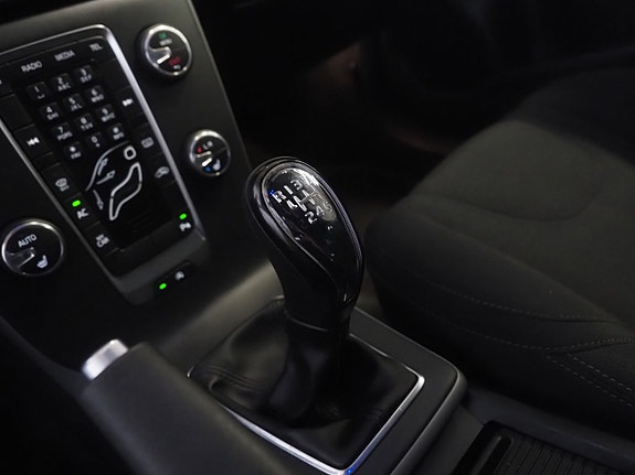 Volvo V40 17 of 22