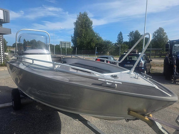 Silver Beaver 450 2011 Suzuki 40hk - Vi förmedlar din båt 3 of 7