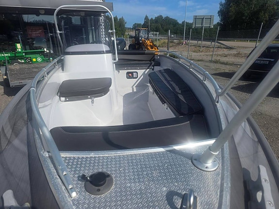 Silver Beaver 450 2011 Suzuki 40hk - Vi förmedlar din båt 6 of 7