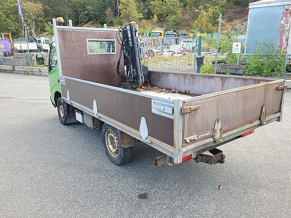 Lätt lastbil med kran TOYOTA DYNA, 100 2,5 TD S. CAB 4 of 5