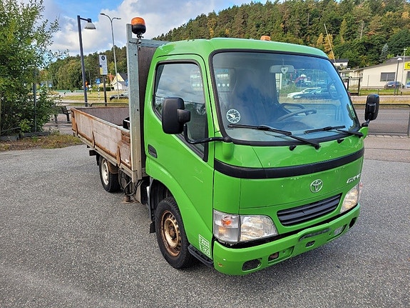 Lätt lastbil med kran TOYOTA DYNA, 100 2,5 TD S. CAB 2 of 5