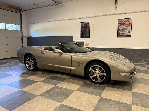 Chevrolet Corvette 2 of 30