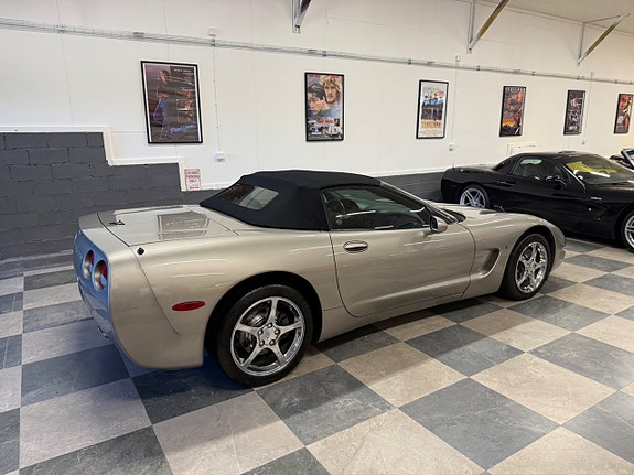 Chevrolet Corvette 27 of 30