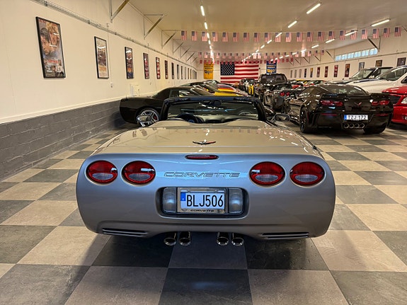 Chevrolet Corvette 11 of 30