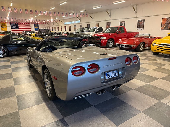 Chevrolet Corvette 10 of 30