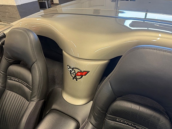 Chevrolet Corvette 28 of 30
