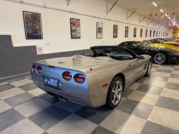 Chevrolet Corvette 12 of 30