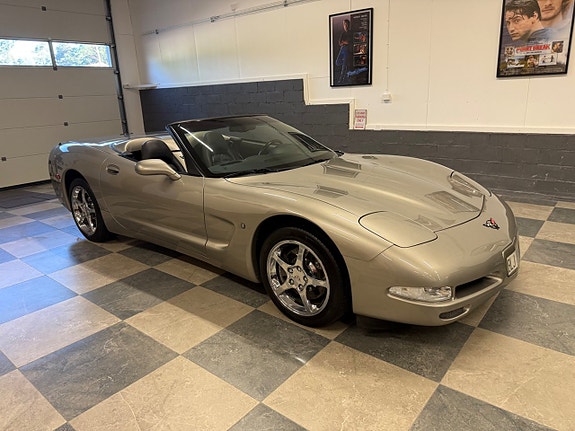 Chevrolet Corvette 3 of 30